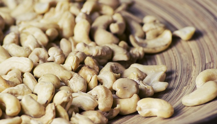 can-cats-eat-cashews